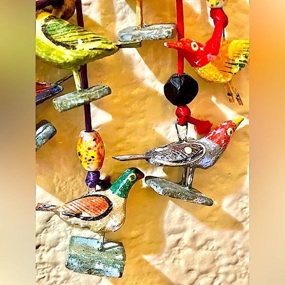 wood birds folk art necklace vtg 00AK hand-painted beaded adjustable satin cord - Picture 4 of 12